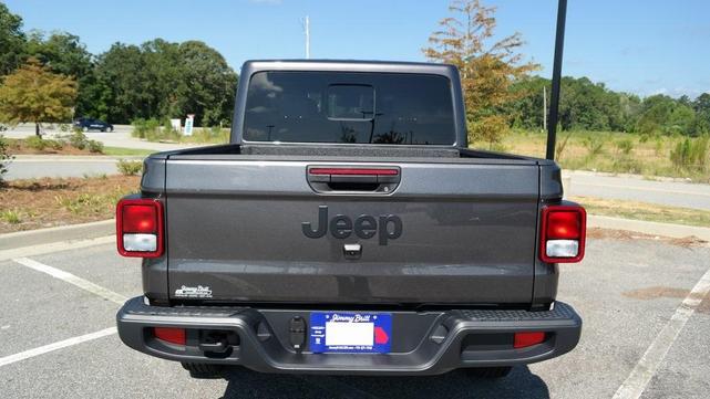 Photo of 2025 Granite Crystal Clearcoat Metallic Jeep Gladiator