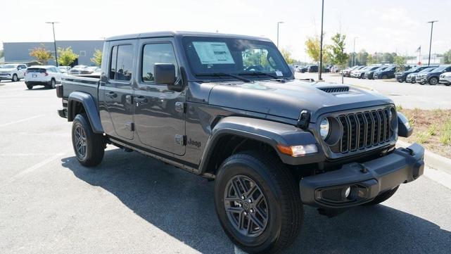 Photo of 2025 Granite Crystal Clearcoat Metallic Jeep Gladiator