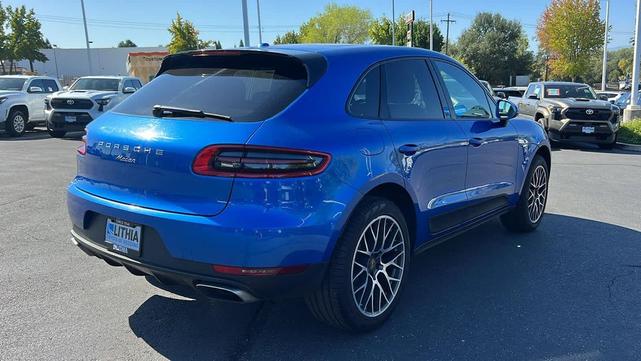 Photo of 2017 Sapphire Blue Metallic Porsche Macan