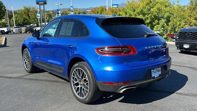Photo of 2017 Sapphire Blue Metallic Porsche Macan