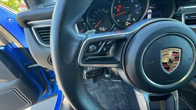 Photo of 2017 Sapphire Blue Metallic Porsche Macan