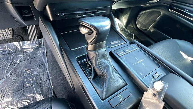 Photo of 2022 Iridium Lexus ES 350