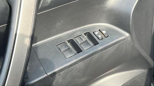 Photo of 2012 Black Toyota Highlander Hybrid