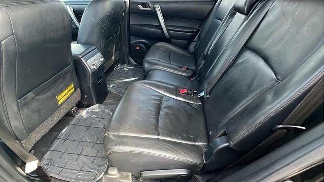 Photo of 2012 Black Toyota Highlander Hybrid