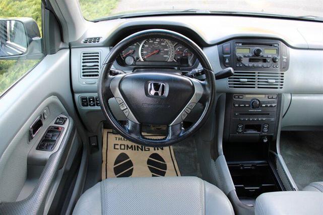 Photo of 2005 Steel Blue Metallic Honda Pilot