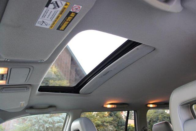 Photo of 2005 Steel Blue Metallic Honda Pilot