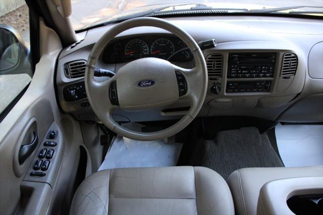Photo of 2003 Black Clearcoat Ford F-150