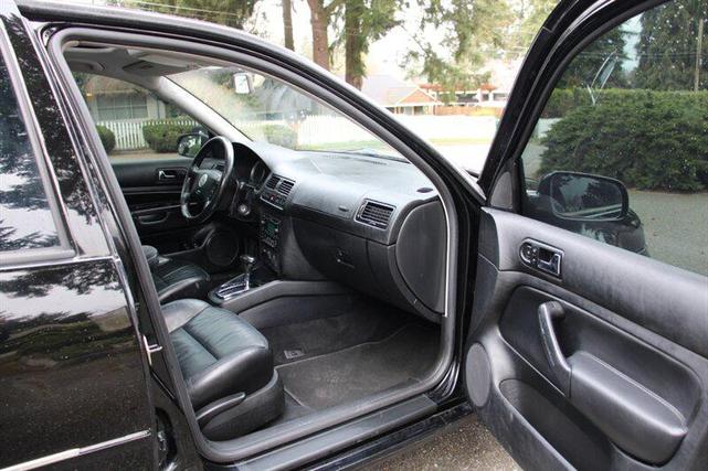 Photo of 2005 Black Volkswagen Jetta