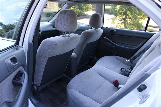 Photo of 1997 Frost White Honda Civic