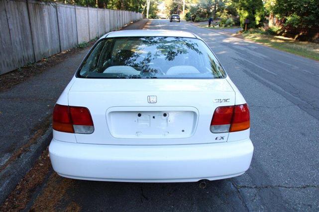 Photo of 1997 Frost White Honda Civic