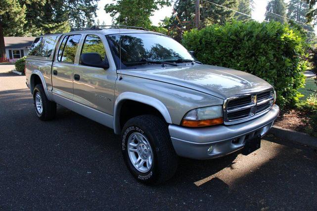 Photo of 2002 Tan Dodge Dakota