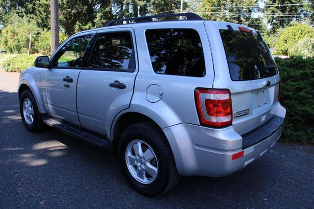 Photo of 2011 Ingot Silver Metallic Ford Escape
