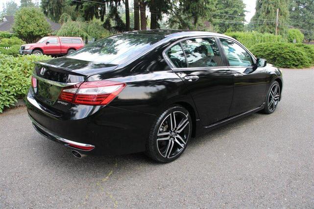 Photo of 2016 Crystal Black Pearl Honda Accord