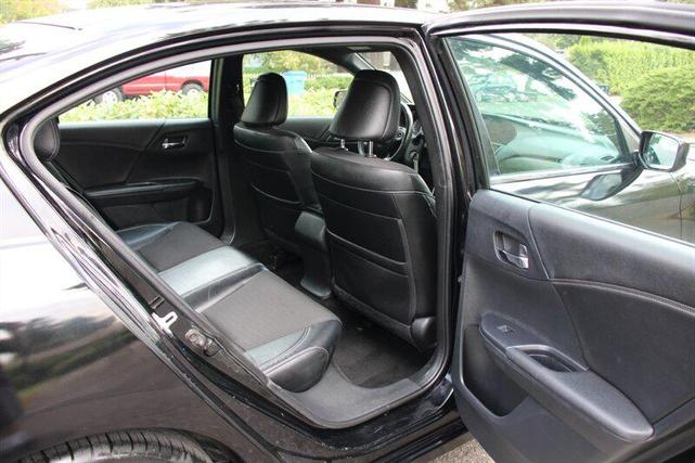 Photo of 2016 Crystal Black Pearl Honda Accord