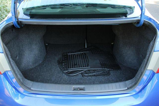 Photo of 2013 Metallic Blue Nissan Sentra