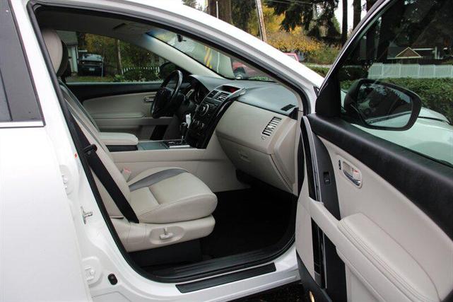Photo of 2011 Crystal White Pearl Mica Mazda CX-9