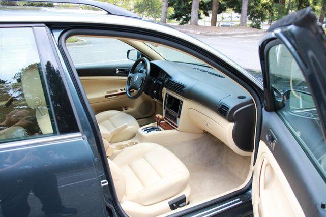 Photo of 2002 Gray Volkswagen Passat