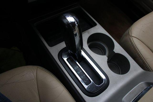 Photo of 2008 White Sand Tri-Coat Ford Edge