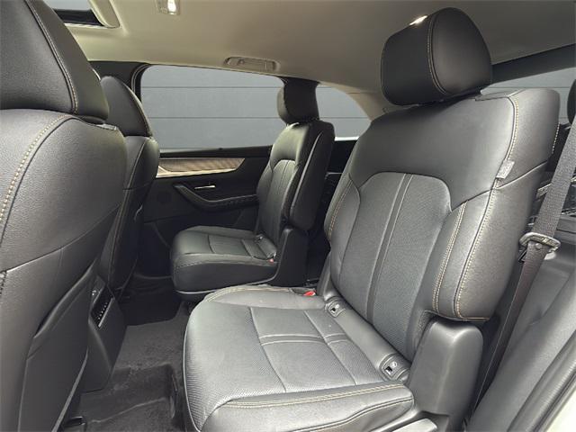 Photo of 2025 Rhodium White Premium Mazda CX-90 PHEV