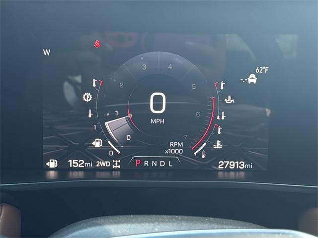 Photo of 2023 Summit White GMC Canyon