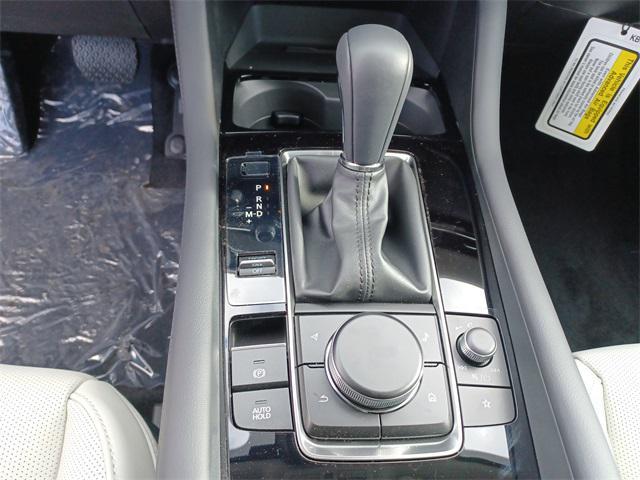 Photo of 2025 Snowflake White Pearl Mica Mazda Mazda3