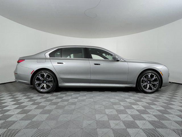 Photo of 2024 Space Silver Metallic BMW i7