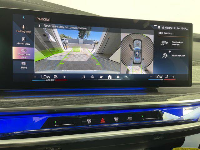 Photo of 2024 Space Silver Metallic BMW i7