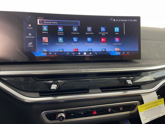 Photo of 2026 Mineral White Metallic BMW X7