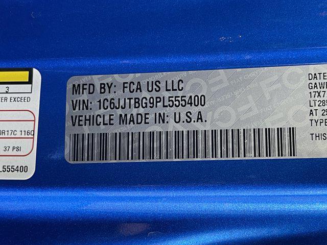 Photo of 2023 Hydro Blue Pearlcoat Jeep Gladiator