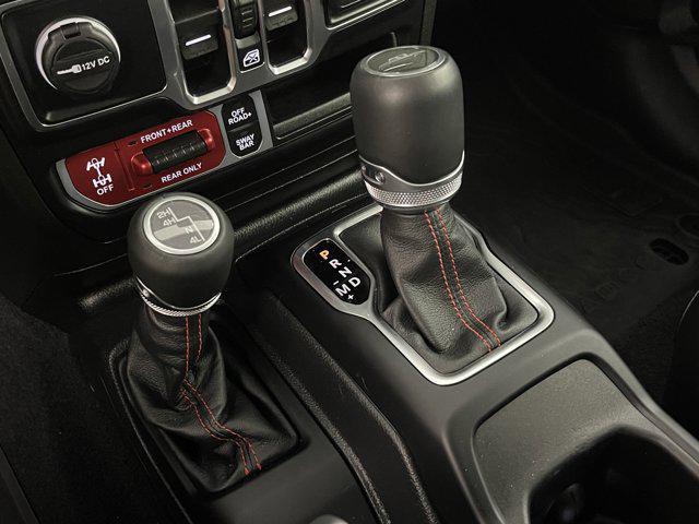 Photo of 2023 Hydro Blue Pearlcoat Jeep Gladiator