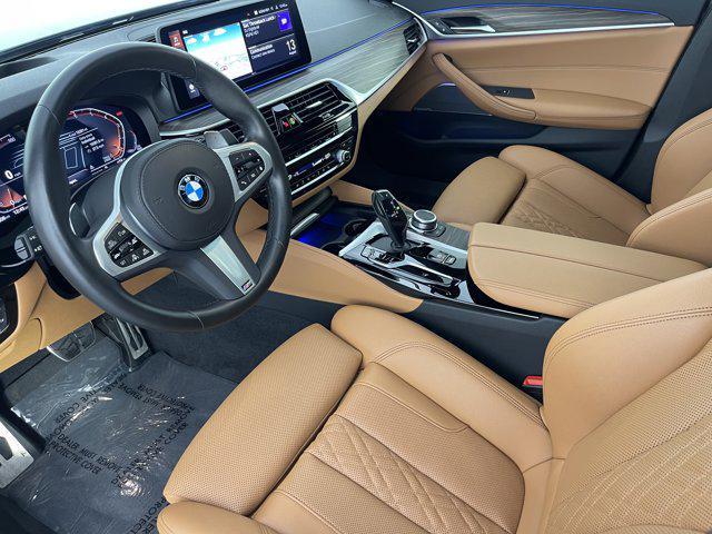 Photo of 2022 Black Sapphire Metallic BMW 530