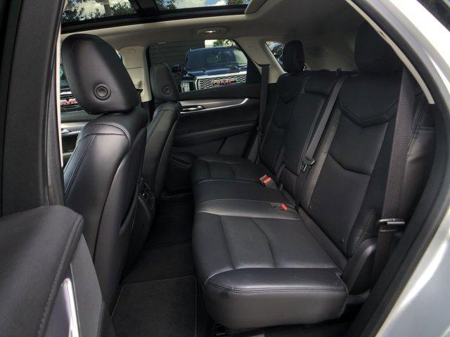 Photo of 2017 Radiant Silver Metallic Cadillac XT5