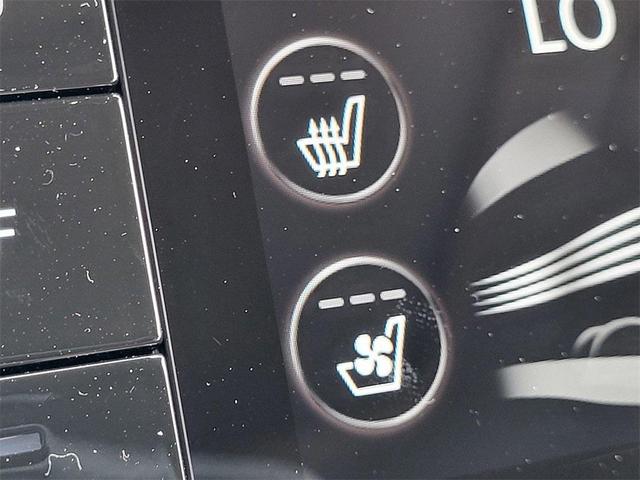Photo of 2026 Uyuni White Genesis G70