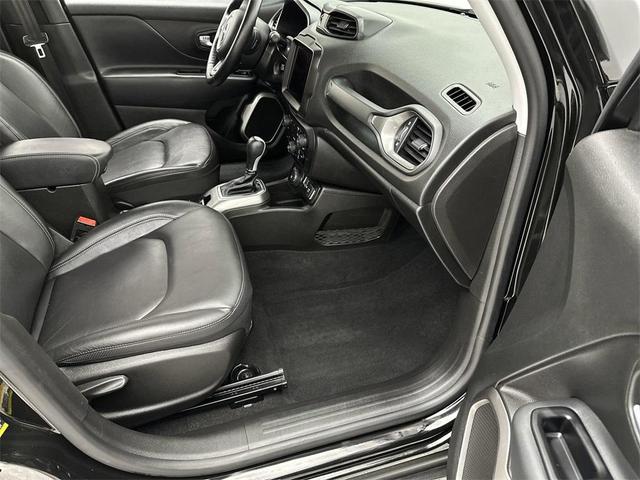 Photo of 2022 Black Clearcoat Jeep Renegade