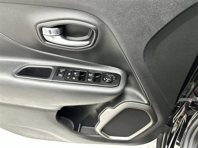 Photo of 2022 Black Clearcoat Jeep Renegade