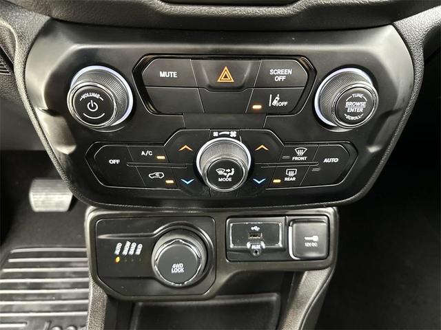 Photo of 2022 Black Clearcoat Jeep Renegade