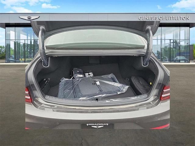 Photo of 2025 Makalu Gray Genesis G80