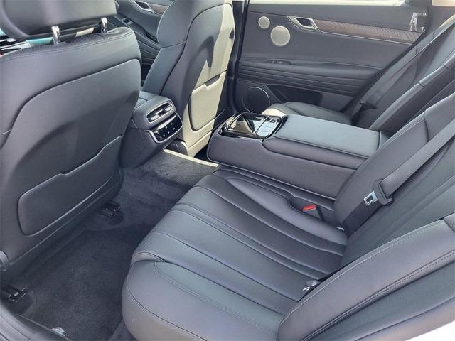Photo of 2025 Makalu Gray Genesis G80