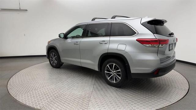 Photo of 2018 Celestial Silver Metallic Toyota Highlander