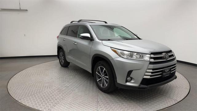 Photo of 2018 Celestial Silver Metallic Toyota Highlander