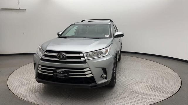 Photo of 2018 Celestial Silver Metallic Toyota Highlander