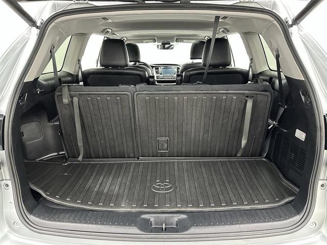 Photo of 2018 Celestial Silver Metallic Toyota Highlander