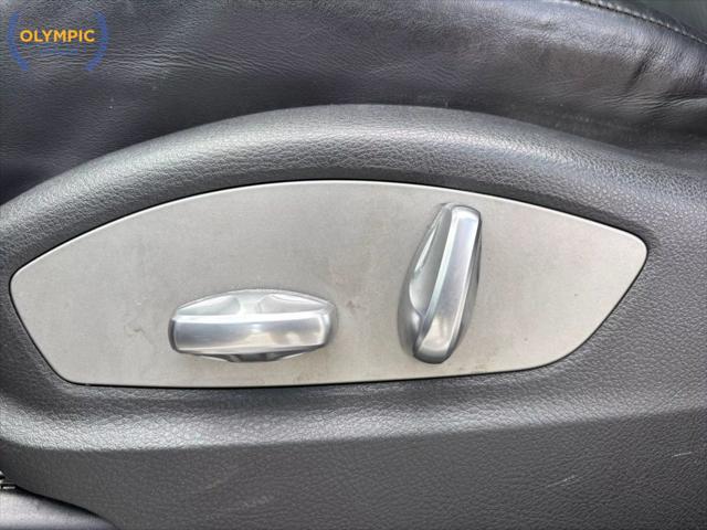 Photo of 2014 Classic Silver Metallic Porsche Cayenne