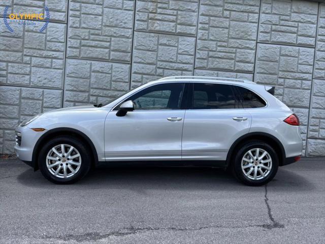Photo of 2014 Classic Silver Metallic Porsche Cayenne