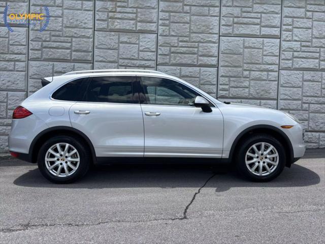 Photo of 2014 Classic Silver Metallic Porsche Cayenne