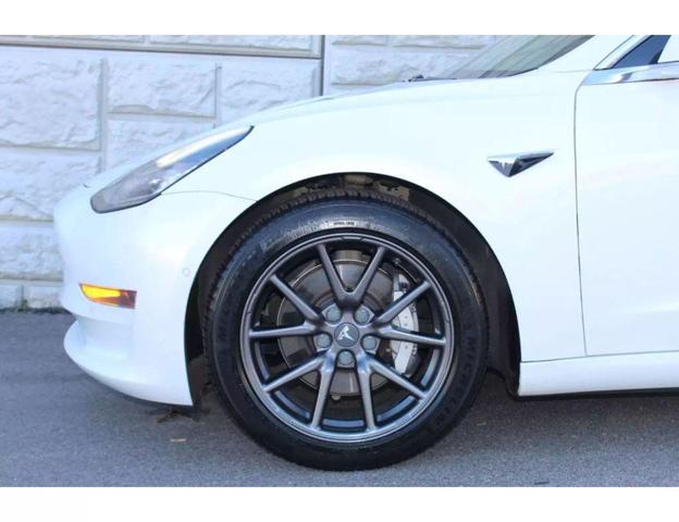 Photo of 2018 Pearl White Multi-Coat Tesla Model 3