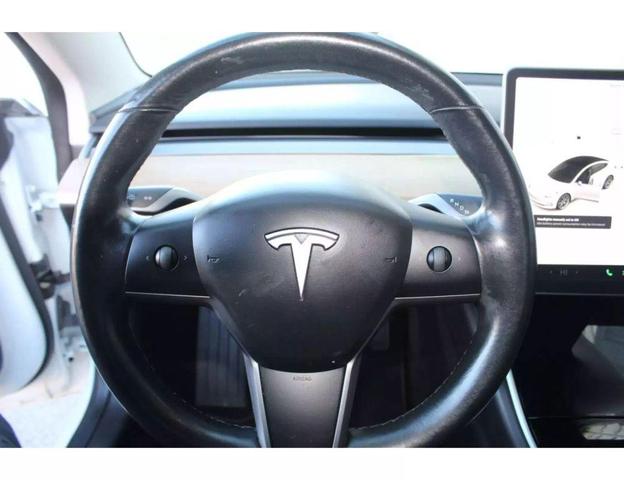 Photo of 2018 Pearl White Multi-Coat Tesla Model 3