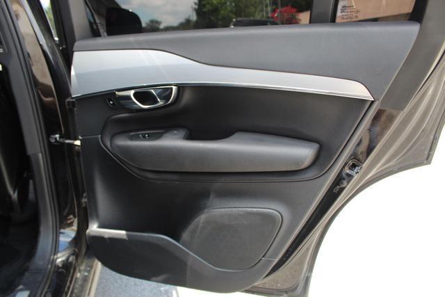 Photo of 2016 Black Volvo XC90 Hybrid