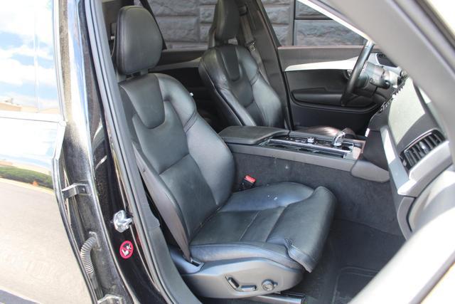 Photo of 2016 Black Volvo XC90 Hybrid