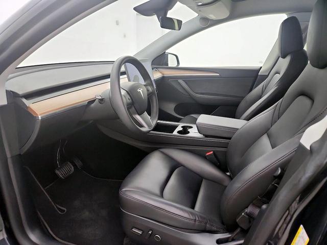 Photo of 2024 Black Tesla Model Y